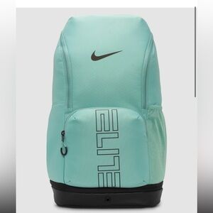 Brand New. Nike Varsity Elite
Backpack (32L)
Perfect basketball bag.